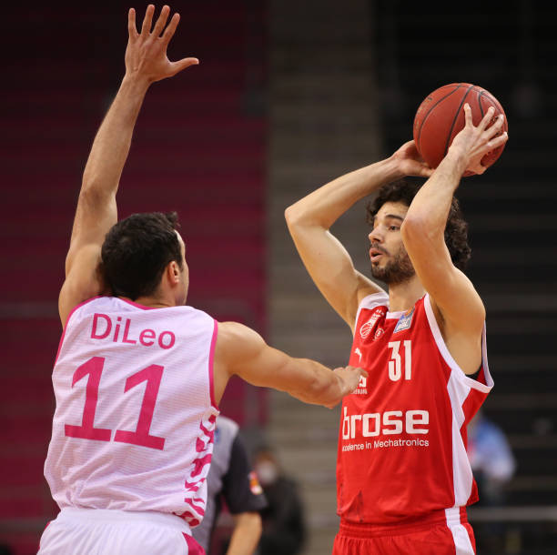 另一人则是 另一人则是